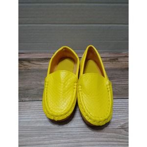 Toddler Boys/Girls Soft Slip On Loafers w/ Rubber Soles size 13 toddler